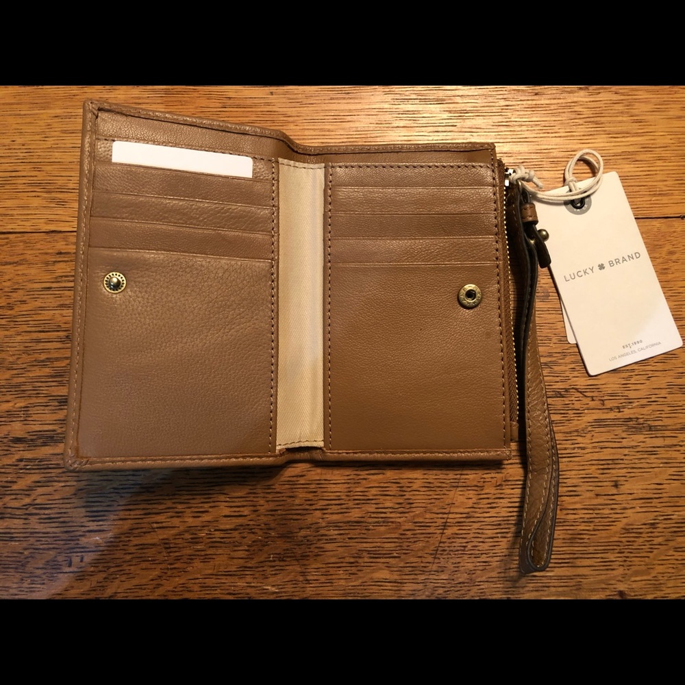 Lucky Brand Card Wallet - Picture 8 of 11
